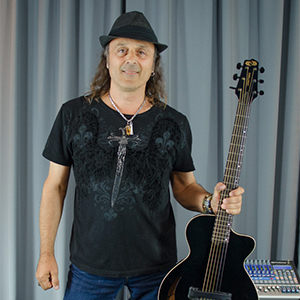 Anthony Terrezza with his Atlantis HexFX Guitar